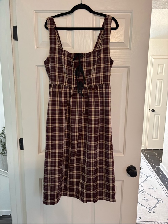Baevely Dresses & Skirts - Sleeveless Plaid Midi Dress in Burgundy and Cream with Lace-Up Front
